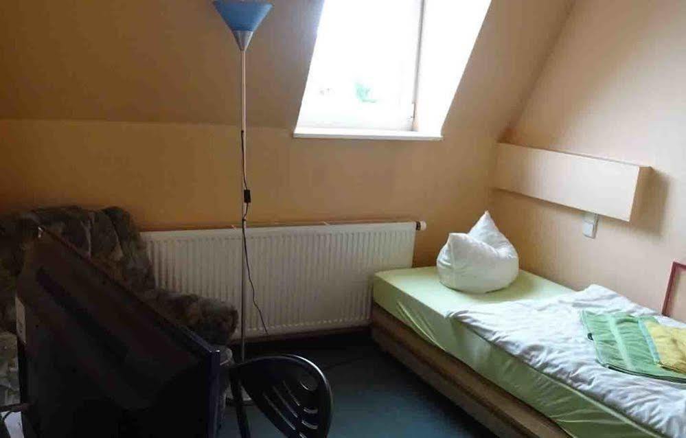 Hostel Im Medizinerviertel Halle  Bagian luar foto